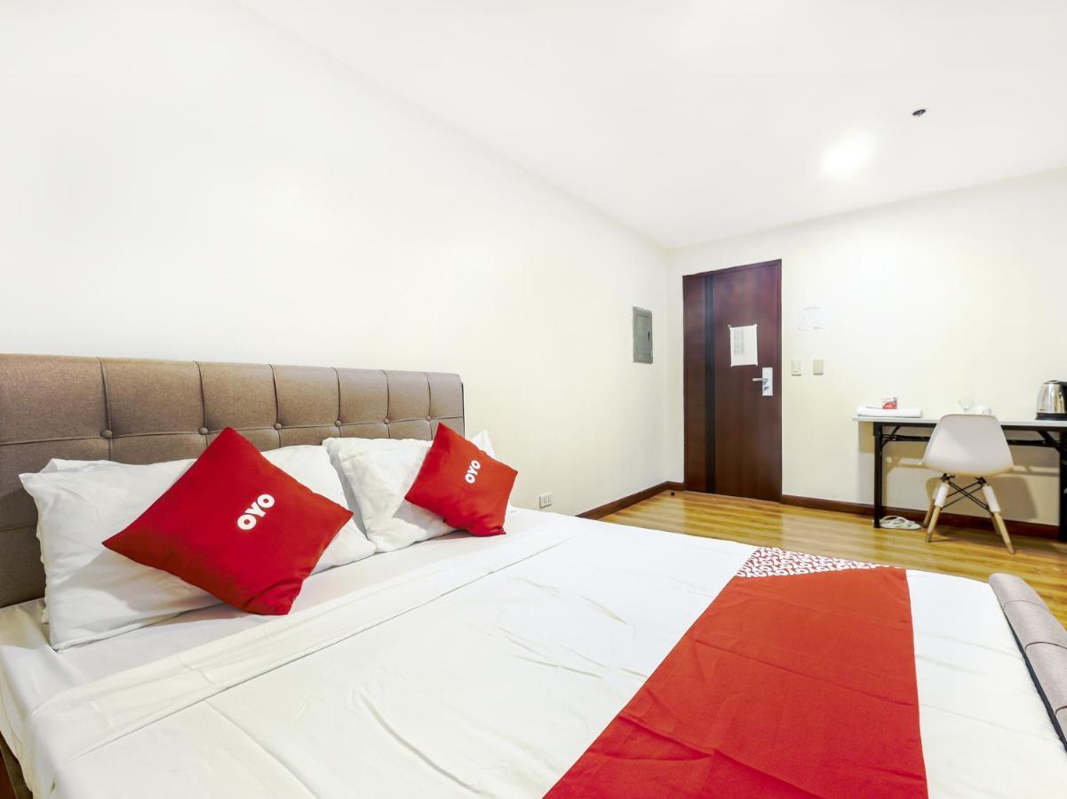 Vaccinated Staff - Oyo 837 Kysabel Hotel Paco 외부 사진