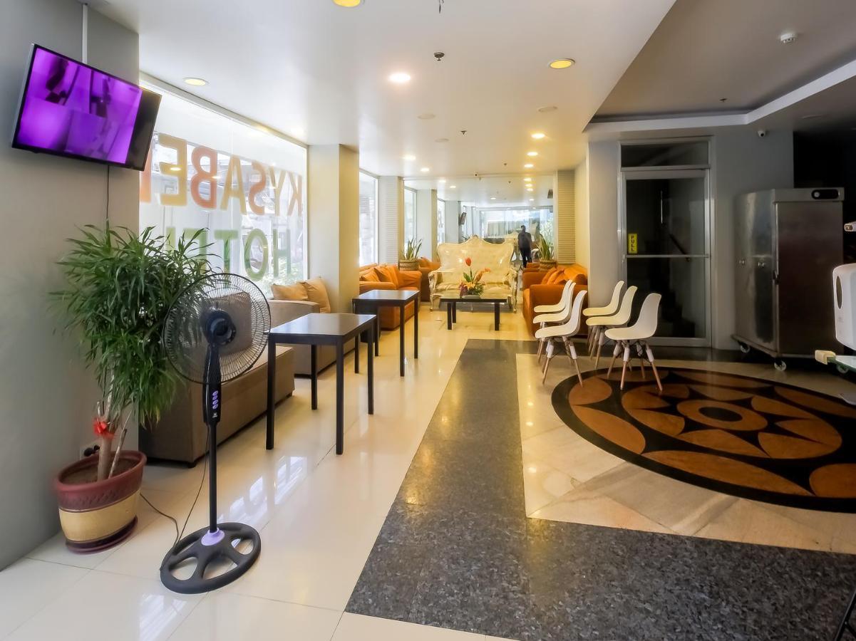 Vaccinated Staff - Oyo 837 Kysabel Hotel Paco 외부 사진
