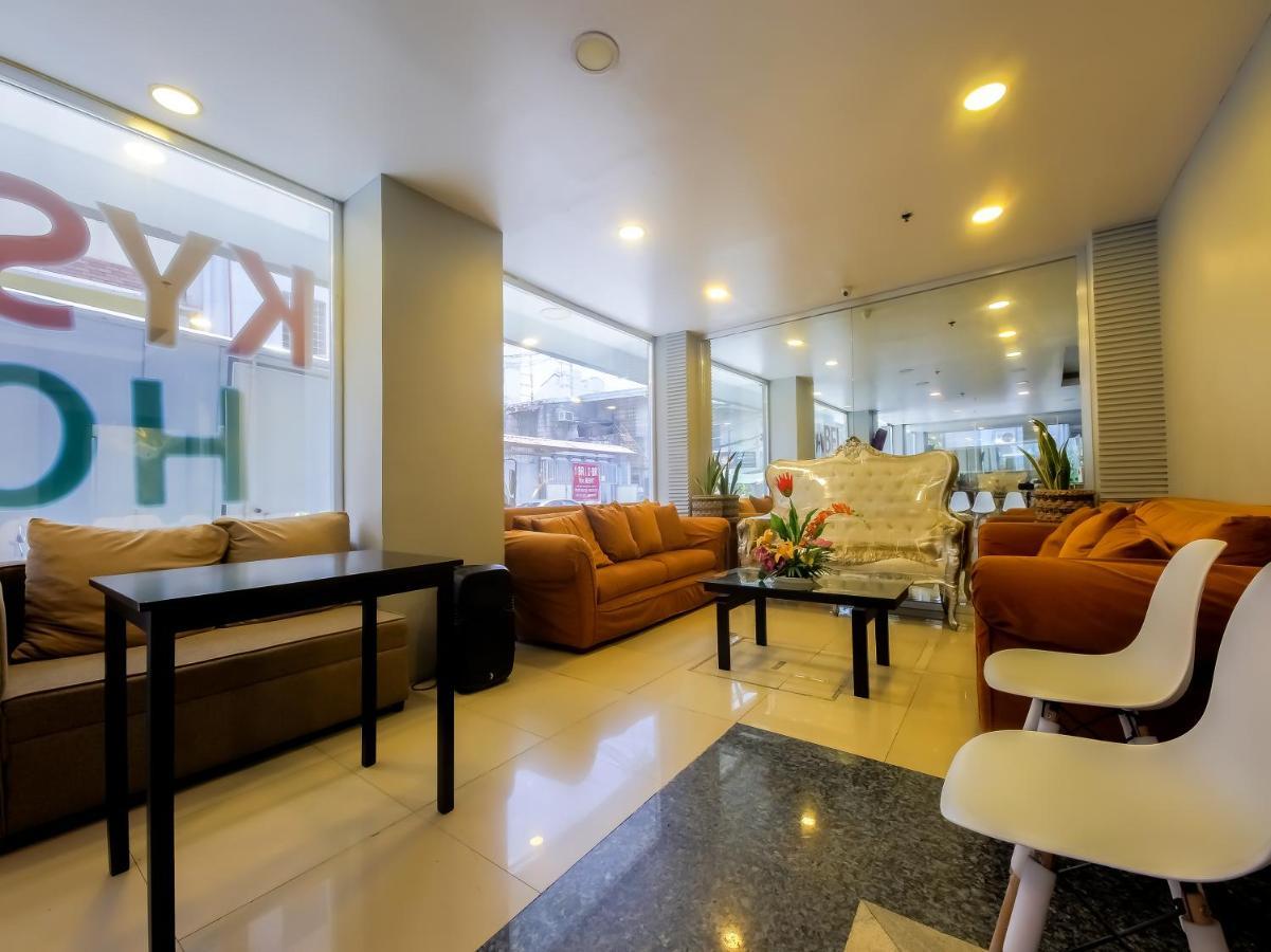 Vaccinated Staff - Oyo 837 Kysabel Hotel Paco 외부 사진